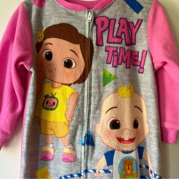 🌼 5/$25 CoComelon Toddler Sleeper Pajamas 2T Fleece Footed One Piece Zip Play - Picture 2 of 8